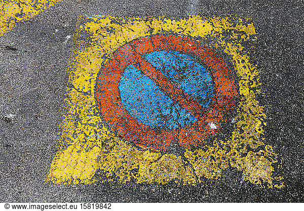 France  No parking road marking