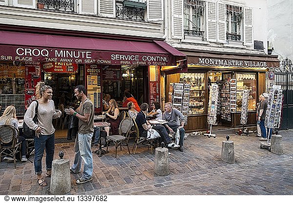 France  Paris  Montmartre  Place du Tertre with its typical restaurants and tourist