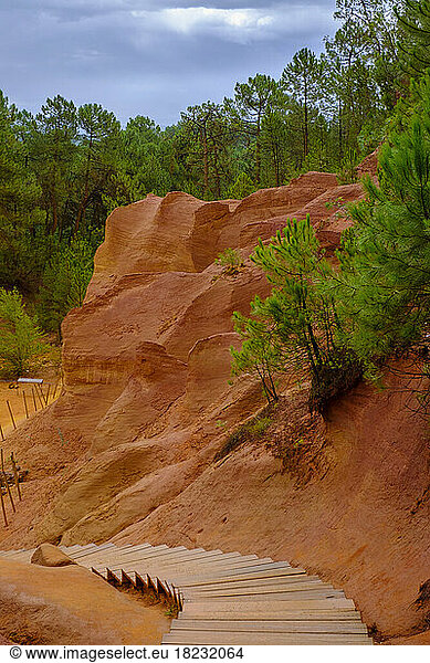 France  Provence-Alpes-Cote dAzur  Boardwalk in Le Sentier des Ocres quarry
