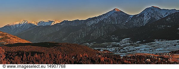 France  Pyrenees Orientales  Natural regional park Catalan Pyrenees  Haut Conflent  Tet Valley  sunset over the catalan Pyrenees