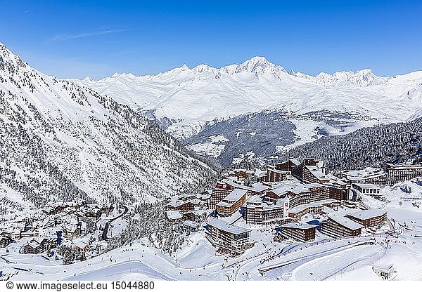 France  Savoie  Vanoise massif  valley of Haute Tarentaise  Les Arcs 2000  part of the Paradiski area  view of the Mont Blanc (4810m) and the ski area of La Rosiere (aerial view)