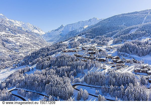 France  Savoie  Vanoise massif  valley of Haute Tarentaise  Montchavin  part of the Paradiski area  view of the Peisey Vallandry ski area  (aerial view)