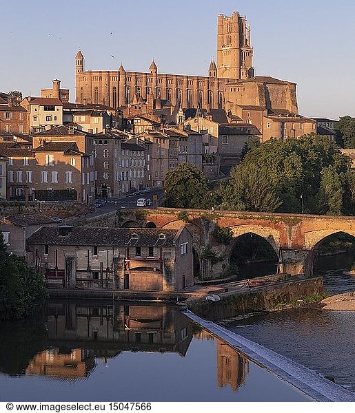 France  Tarn  Albi  listed as World Heritage by UNESCO  the cathedral  the old town and the Tarn river