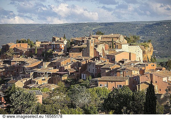 France  Vaucluse  regional natural park of Luberon  Roussillon  labeled the most beautiful villages of France