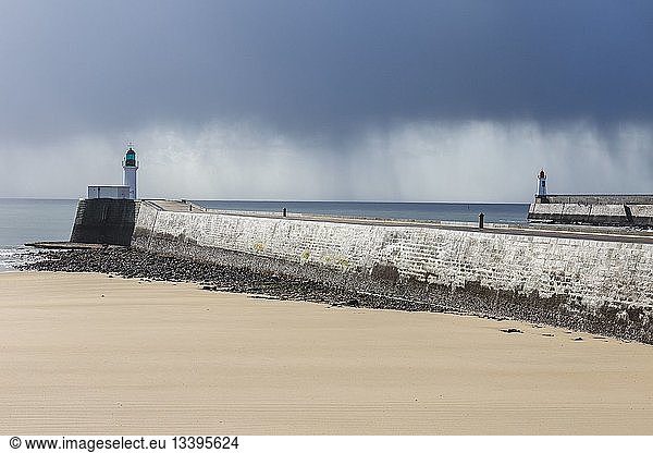 France  Vendee  Les Sables d'Olonne  the channel jetty by stormy weather