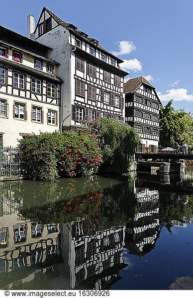 Frankreich  Bas-Rhin  Straßburg  Fachwerkhäuser am Quai de la Petite France