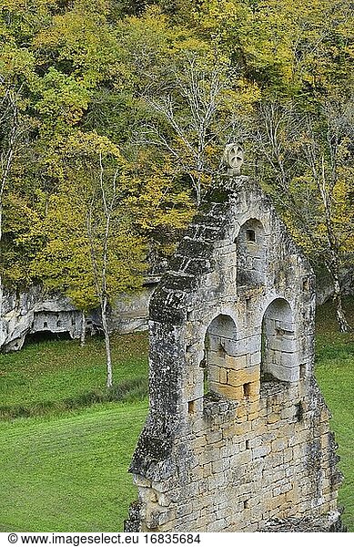 Frankreich  Dordogne  Beune-Tal  Schloss Commarque  Die Kapelle.