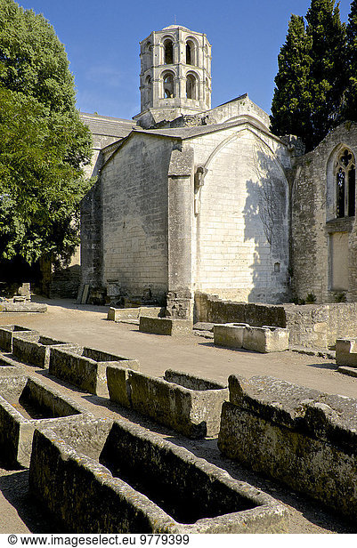 Frankreich Europa Kirche Kirchturm Laterne - Beleuchtungskörper Heiligtum Provence - Alpes-Cote d Azur Arles Jahrhundert