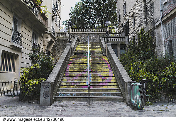 Frankreich  Paris  Friedenszeichen auf einer Treppe im Stadtteil Montmartre