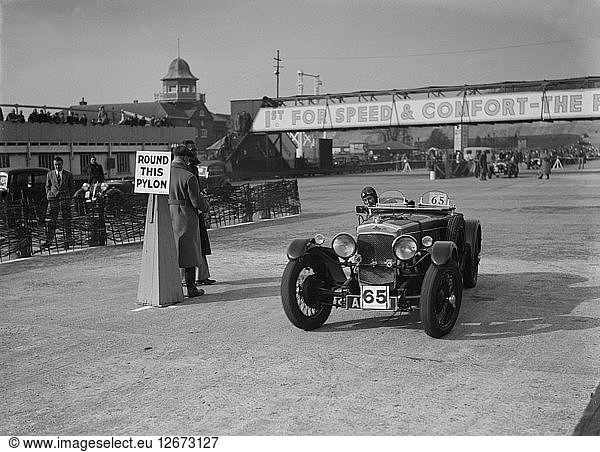 Frazer-Nash bei der JCC Rallye  Brooklands  Surrey  1939. Künstler: Bill Brunell.