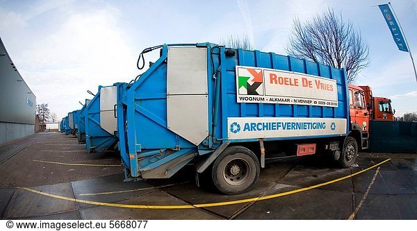 Freiheit  tippen  Papier  nehmen  Gefahr  Recycling  klein  Material  Versorgung  Abfall  Niederlande  Ar  Kollektion  zerteilt