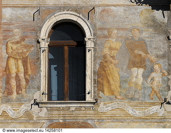 Fresco  Marcello Fogolino work of art  Casa Rella  Piazza Duomo  Trento  Trentino Alto Adige  Italy