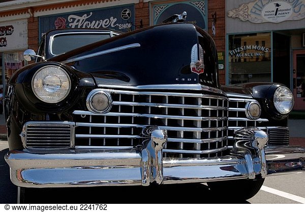 FRONT CHROME GRILL VON FORTIES CADILLAC LIMOUSINE