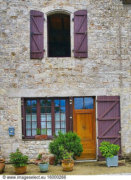 Front of house in Place du Chateau  Lauzerte  Tarn-et-Garonne department  Occitanie  France.