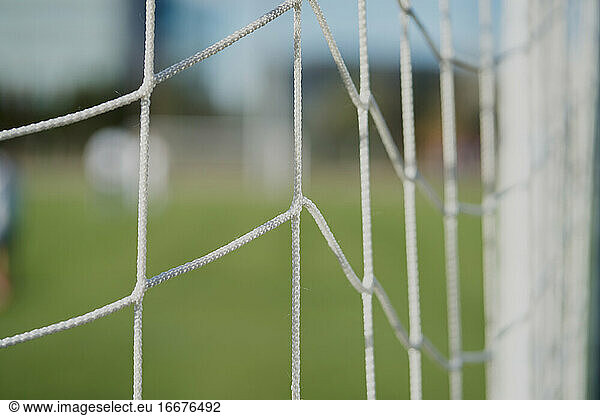 Fußball oder Fußballnetz Hintergrund  Blick von hinter dem Tor mit Unschärfe