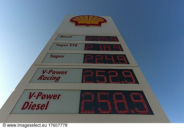 Fuel prices over 2. 00 EURO  Ukraine conflict  display petrol prices  Shell petrol station  Ulm  Baden-Württemberg  Germany  Europe