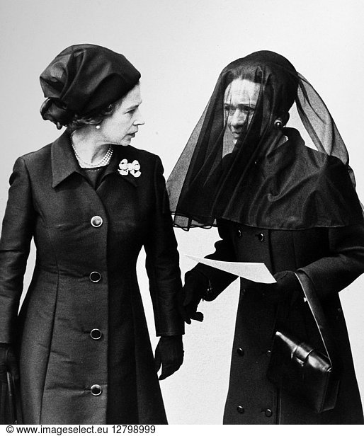 FUNERAL OF EDWARD VIII FUNERAL OF EDWARD VIII 1972 Queen Elizabeth II   Image Stock Funeral Of Edward Viii         Queen Elizabeth Ii And The Duchess Of Windsor Arrive At The Funeral Of Edward Viii   The Duke Of Windsor     June         012798000 12798999 