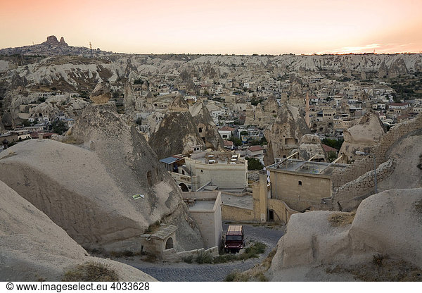Göreme am Abend UNESCO Weltkulturerbe Kappadokien Zentralanatolien Türkei Asien