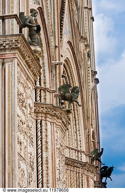 Gargoyle on facade  Orvieto Cathedral  Orvieto  Italy
