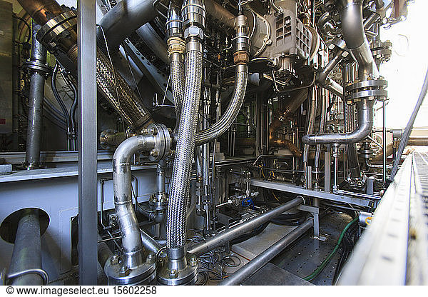 Gasturbinenmotor in einem Kraftwerk mit Kraft-Wärme-Kopplung
