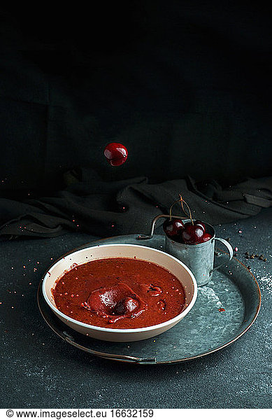Gazpacho de cerezas (Kalte Tomaten-Kirsch-Suppe  Spanien)