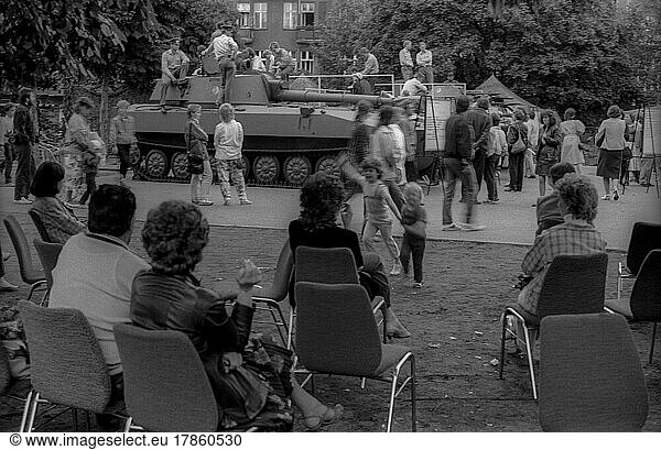 GDR  Berlin  18. 06. 1987  ND (Neues Deutschland) press festival  in Volkspark Friedrichshain  NVA military show  tanks  © Rolf Zoellne