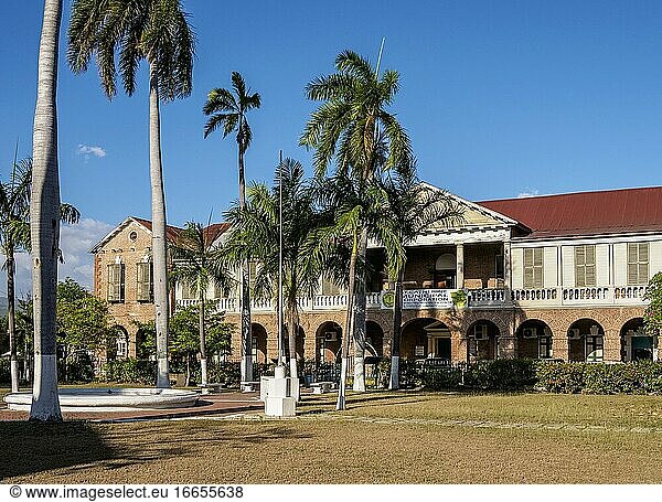 Gebäude des Gemeinderats  ehemaliges Versammlungshaus  Main Square  Spanish Town  Saint Catherine Parish  Jamaika.