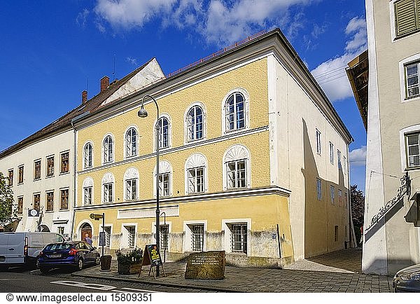 Geburtshaus von Adolf Hitler  Braunau am Inn  Innviertel  Oberösterreich  Österreich  Europa