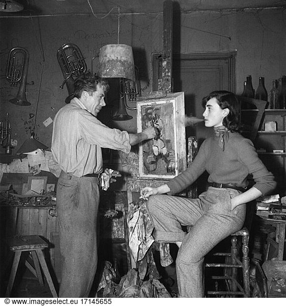 Gen Paul (born Eugène Paul); French painter.
Paris 02.07.1895 – Paris 30.04.1975. Gen Paul with his wife in his studio  in Montmartre in Paris (France). Photo  November 1947.