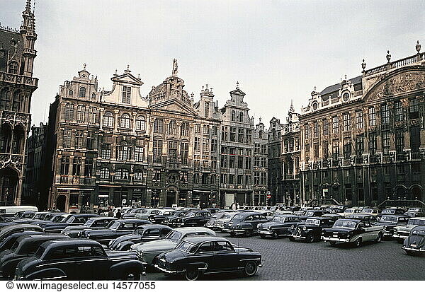 Geo hist.  Belgien  BrÃ¼ssel  PlÃ¤tze  Grand Place (GroÃŸer Markt)  ZunfthÃ¤user  Parkplatz  circa 1960er Jahre