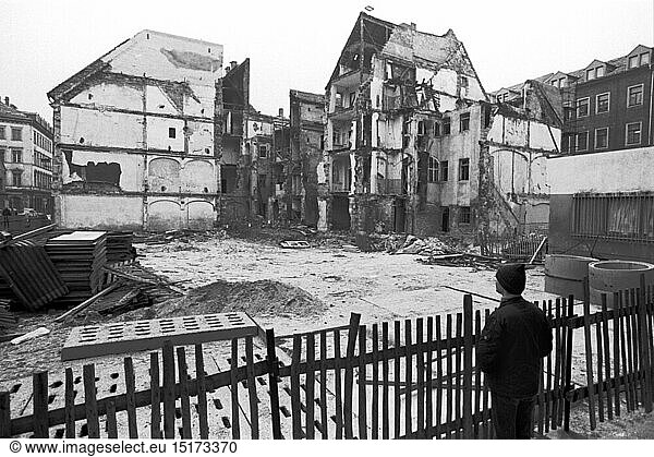 Geo. hist.  Deutschland  DDR  Dresden  teilweiser Abriss in der Dresdener Neustadt  11.12.1989