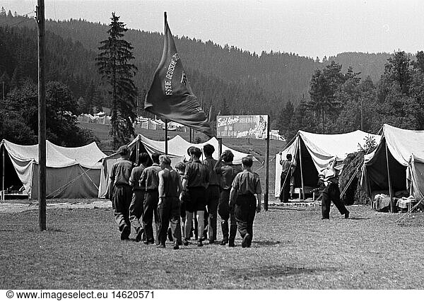 Geo. hist.  Deutschland  DDR  Organisationen  Freie Deutsche Jugend (FDJ)  Zeltlager  ThÃ¼ringen 1952 Geo. hist., Deutschland, DDR, Organisationen, Freie Deutsche Jugend (FDJ), Zeltlager, ThÃ¼ringen 1952,