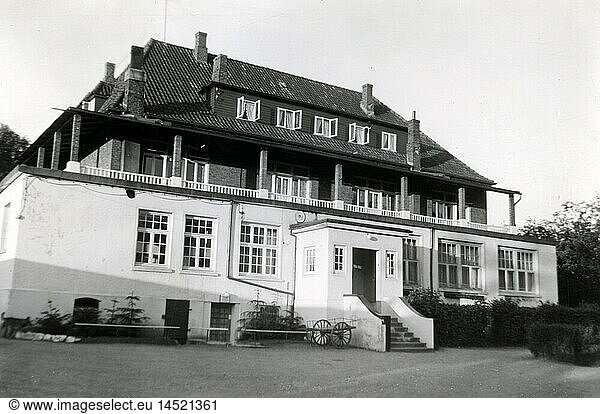 Geo. hist.  Deutschland  Schleswig-Holstein  Heiligenhafen  GebÃ¤ude  Kurhaus  AuÃŸenansicht  Mai 1957 Geo. hist., Deutschland, Schleswig-Holstein, Heiligenhafen, GebÃ¤ude, Kurhaus, AuÃŸenansicht, Mai 1957,