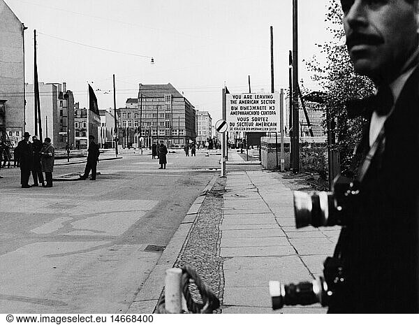 Geo. hist.  Deutschland  StÃ¤dte  Berlin  BrÃ¼cken  Glienicker BrÃ¼cke  GrenzÃ¼bergang  Ansicht  1960er Jahre