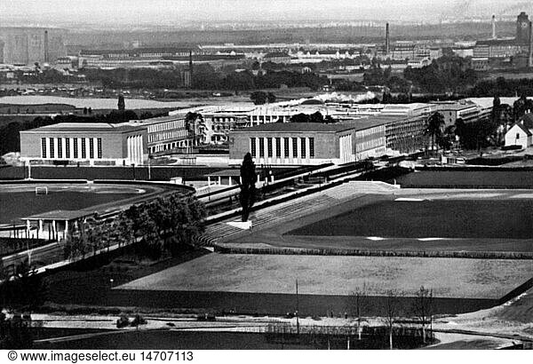Geo hist  Deutschland  StÃ¤dte  Berlin  OlympiagelÃ¤nde  Deutsches Sportforum  erbaut 1927 - 1936  Architekten: Werner und Walter March  AuÃŸenansicht  1936