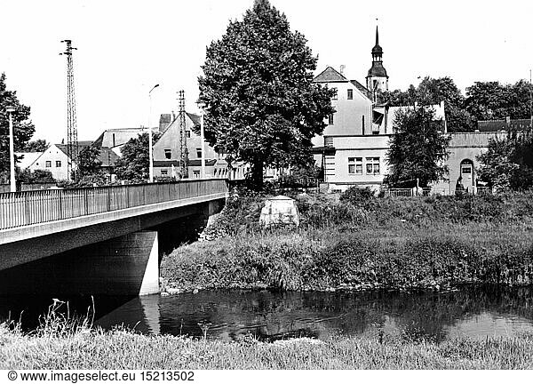 Geo. hist.  Deutschland  StÃ¤dte und Gemeinden  Elsterwerda  BrÃ¼cken  ElsterbrÃ¼cke mit Blick auf die Kirche  Fotopostkarte  VEB Bild und Heimat  1979