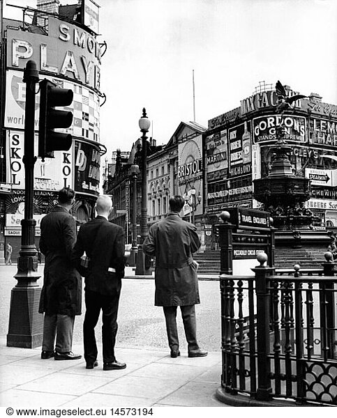 Geo. hist.  GroÃŸbritannien  England  London  PlÃ¤tze  Piccadilly Circus  1950er Jahre Geo. hist., GroÃŸbritannien, England, London, PlÃ¤tze, Piccadilly Circus, 1950er Jahre