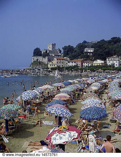 Geo. hist.  Italien  StÃ¤dte  Porto Venere  Bucht und Badestrand  um 1980er Jahre