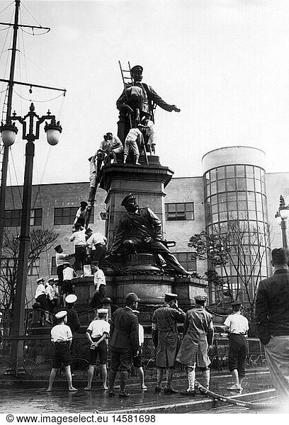 Geo. hist.  Japan  StÃ¤dte  Tokio  DenkmÃ¤ler  Denkmal von Admiral Hirose word von Marine-Pfandfindern gereinigt  27.3.1938 Geo. hist., Japan, StÃ¤dte, Tokio, DenkmÃ¤ler, Denkmal von Admiral Hirose word von Marine-Pfandfindern gereinigt, 27.3.1938,