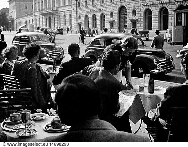Geo. hist.  MÃ¼nchen  Gastronomie  StraÃŸencafe Cafe Luitpold i.d. LudwigsstraÃŸe  1950 Geo. hist., MÃ¼nchen, Gastronomie, StraÃŸencafe Cafe Luitpold i.d. LudwigsstraÃŸe, 1950,