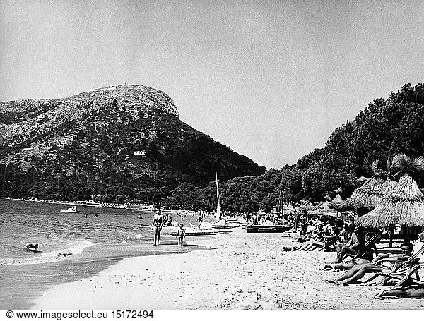 Geo. hist.  Spanien  Balearen  Mallorca  Strand bei Formentor  1960er Jahre Geo. hist., Spanien, Balearen, Mallorca, Strand bei Formentor, 1960er Jahre