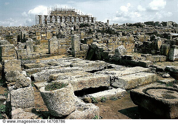 Geo.  Italien  Sizilien  Selinunte (Selinus)  griech. Kolonie  gegründet 7.Jh.vChr.  zerstört 250 vChr.  Ruine  Akropolis  im Hgr. Tempel C (unter Gerüst)  Anf. 6.Jh.vChr.