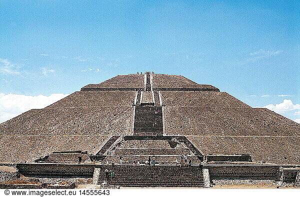 Geo. Mexiko  Teotihuacan  besiedelt 1 Jh.vChr. - 7.Jh.n.Chr.  Sonnenpyramide (Phase IA  um 200 - 150 vChr.)  Ansicht von vorne