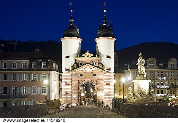 Geografie  BRD  Baden-WÃ¼rttemberg  Alte BrÃ¼cke 'Karl-Theodor-BrÃ¼cke'  mit BrÃ¼ckentor  Heidelberg