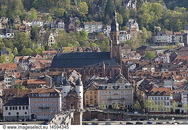 Geografie  BRD  Baden-WÃ¼rttemberg  Stadtbild mit Alte BrÃ¼cke Karl-Theodor-BrÃ¼cke  BrÃ¼ckentor und Heiliggeistkirche  Heidelberg