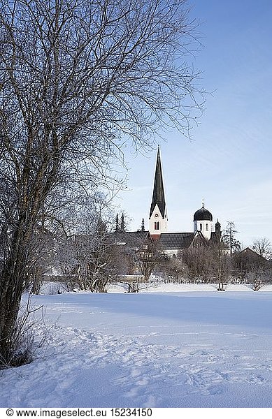 Geografie  BRD  Bayern  AllgÃ¤u  Fischen im AllgÃ¤u  HÃ¶rnerdorf  Pfarrkirche St. Verena und Frauenkapelle
