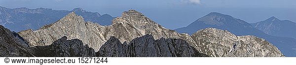 Geografie  BRD  Bayern  KrÃ¼n  Blick von Soiernspitze auf Feldernkreuz und SchÃ¶ttlkarspitze  KrÃ¼n  Oberbayern  Panorama