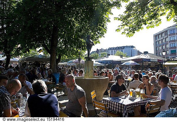 Geografie  BRD  Bayern  MÃ¼nchen  Gastronomie  Biergarten  WeiÃŸ Ferdl Brunnen  Viktualienmarkt