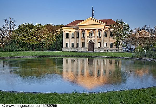 Geografie  BRD  Bayern  MÃ¼nchen  Prinz-Carl- Palais Ã¶stlich des Finanzgartens  ehemaliger Amtssitz des Bayerischen MinisterprÃ¤sidenten  MÃ¼nchen  Lehel