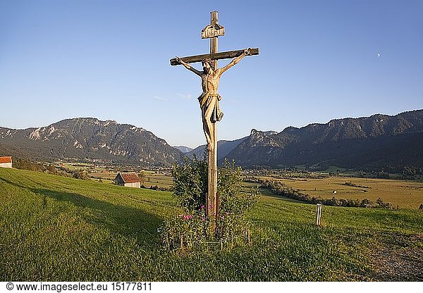 Geografie  BRD  Bayern  Oberammergau  Kreuz oberhalb von Oberammergau  Oberbayern